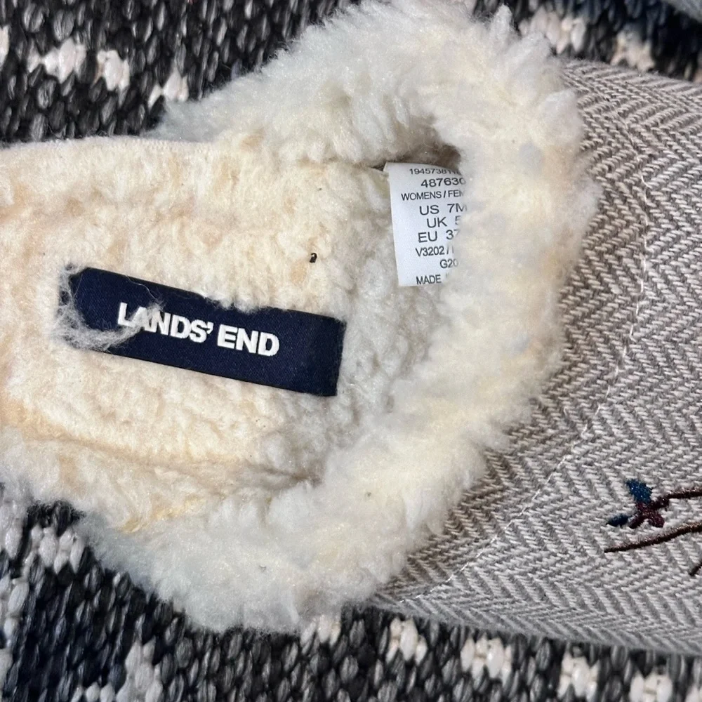 Lands' End Gray Slippers Holiday Sherpa Lined Red Cardinal Bird Christmas - Picture 3 of 10